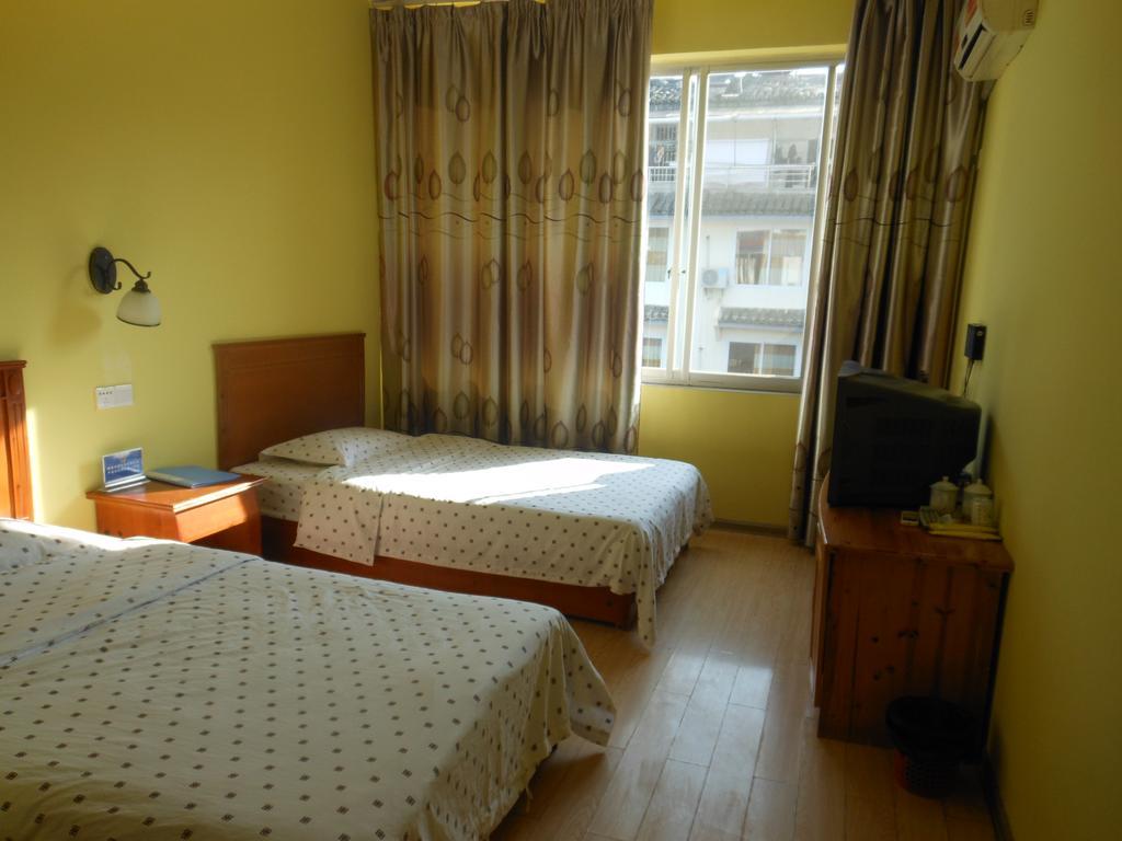 Yangshuo Travellers Land Youth Hostel Exterior foto
